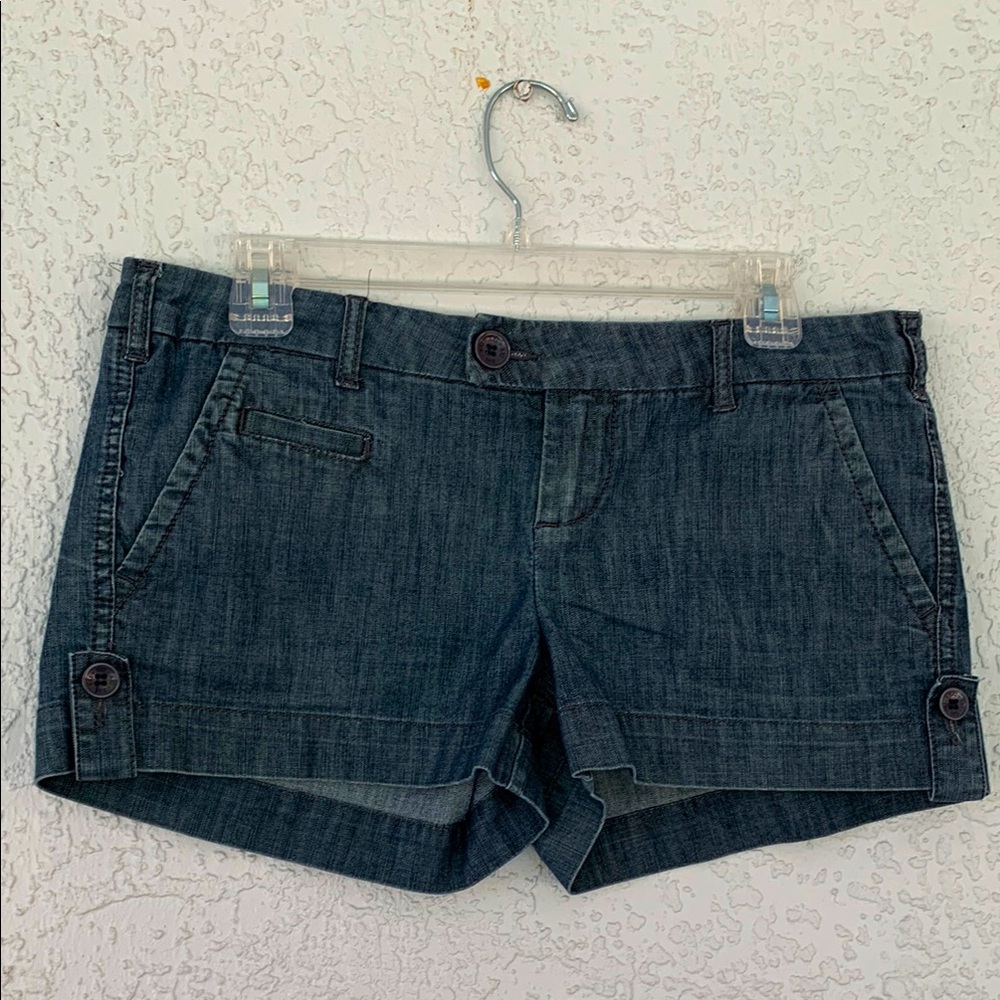 Forever 21 Blue Jean Shorts with Cuffed Hem and Classic Style size 28